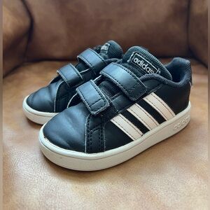 Toddler Addidas Grand Court Sneakers